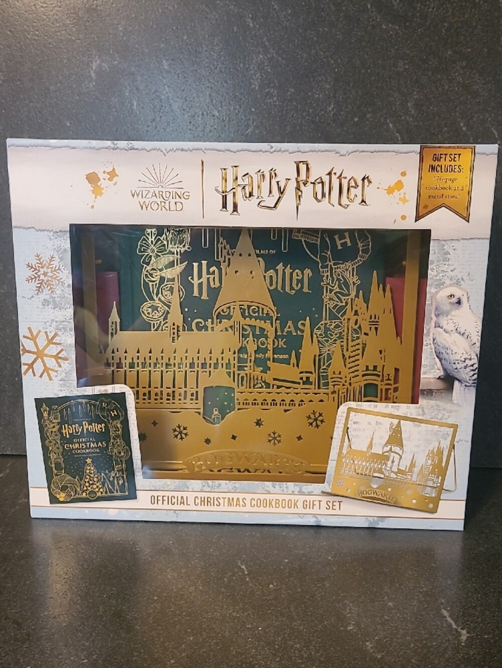 Warner Bros. Green and Gold Hogwarts Pop-Up Art Print
